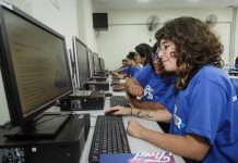 Senai e Ford oferecem 50 vagas para curso de programação; saiba como participar Programa Ford capacita pessoas de baixa renda para o mercado de tecnologia