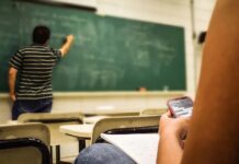 Prefeitura abre processo seletivo para Rede de Educação com salários que chegam a quase R$ 3 mil Prefeitura abre processo seletivo para Rede de Educação com salários que chegam a quase R$ 3 mil